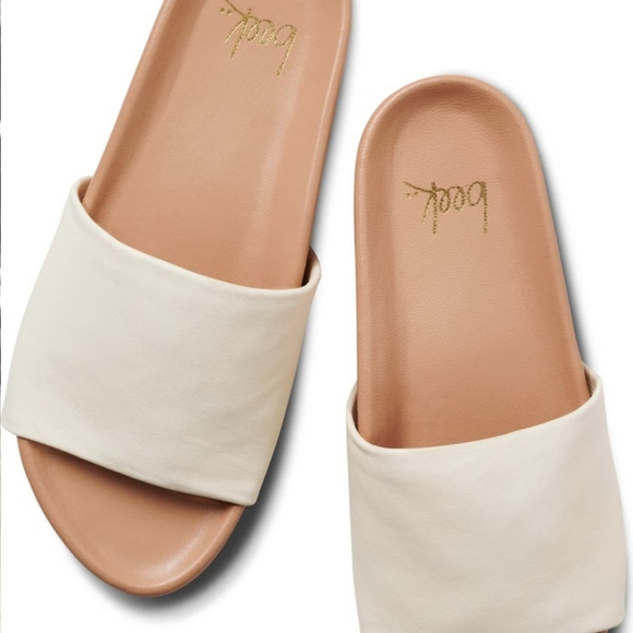 New BEEK Pelican Sandals in Gold (Platinum) - size 11 - Picture 8 of 9